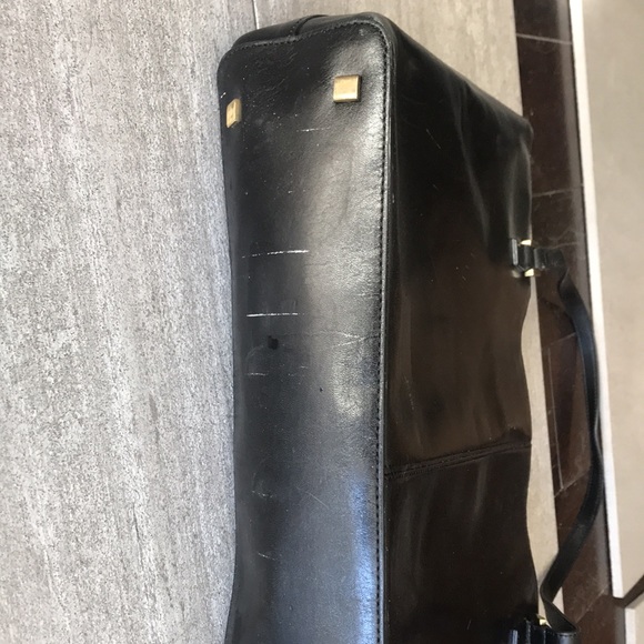 Apostrophe Genuine Leather Black Tote Handbag Purse with Zippered Pocket - Picture 8 of 11